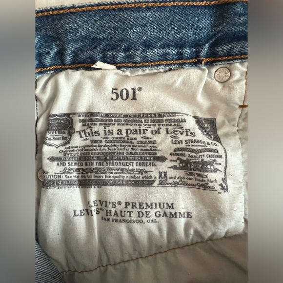Levi’s 501 Original Fit High Rise Shorts - Picture 3 of 4